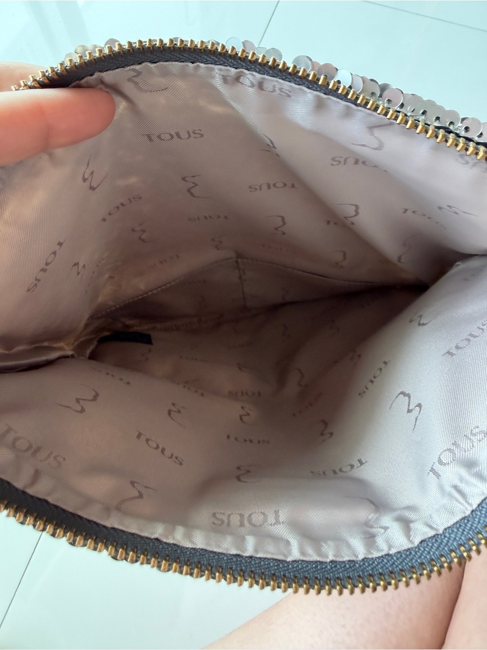 Tous - Picture 4 of 10